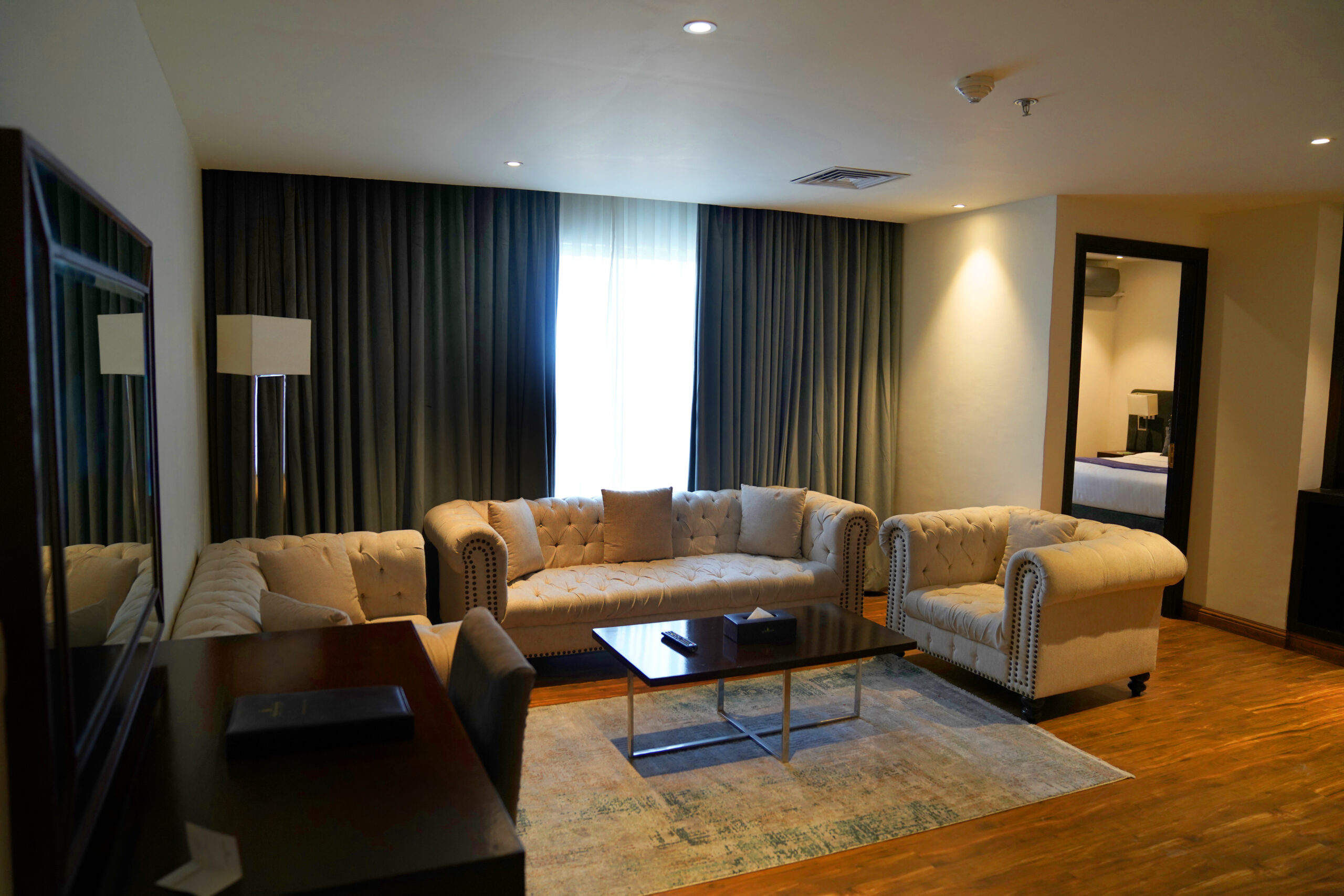 Business Suite (7)